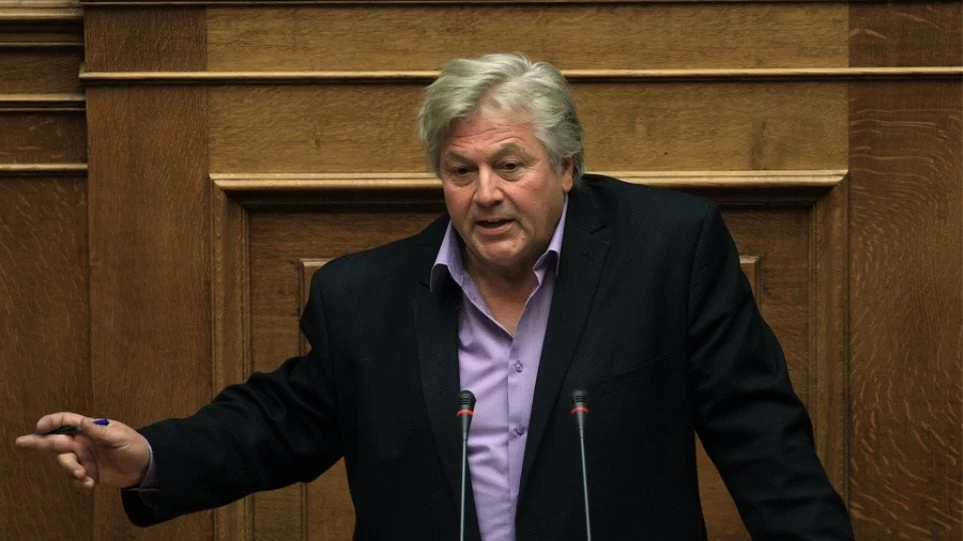 Παπαχριστόπουλος: Όταν έλεγε ότι αν είσαι μάγκας και διαφωνήσεις παραδίδεις την έδρα σου (βίντεο)